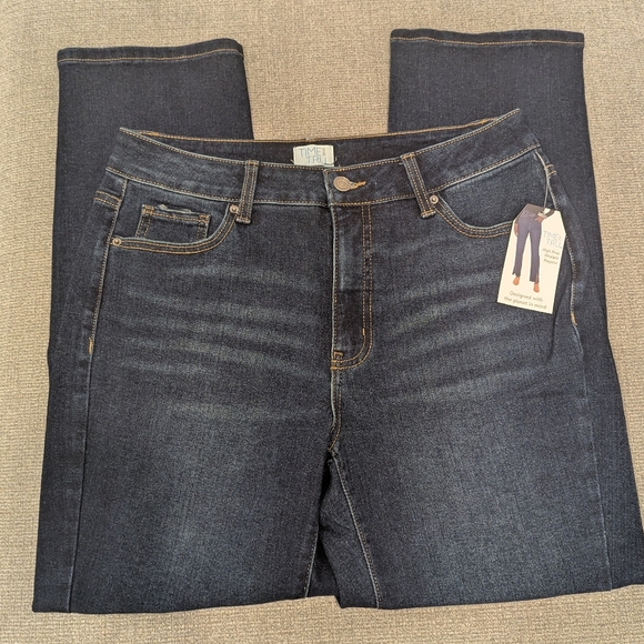 NWT Time and Tru Women's HIgh Rise Dark Wash Slit Hem Straight Leg Jeans, size 8 - Picture 4 of 7